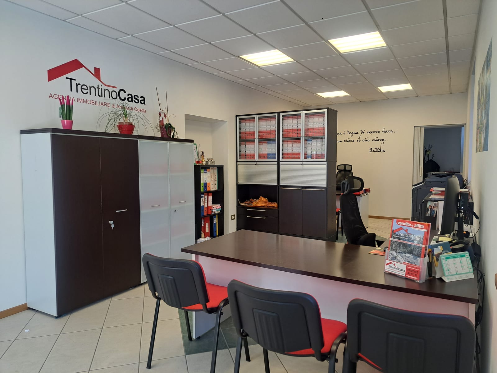 La reception dell'ufficio Trentino Casa